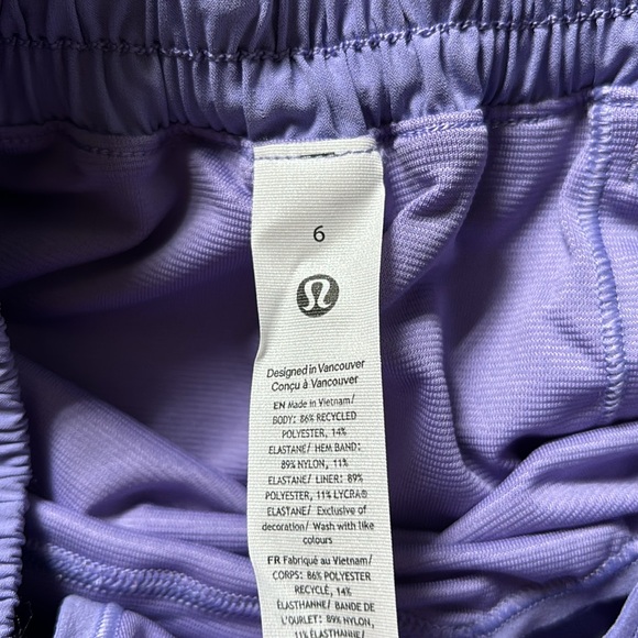 LULULEMON HOTTY HOT LR SHORTS 2.5” SHORTS IN DARK LAVENDER SZ 10 NWT - Picture 9 of 16